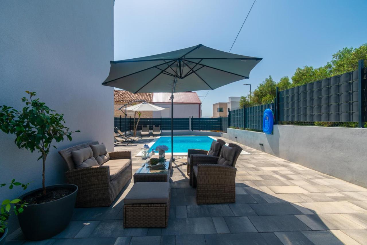 Modern Apartment With Private Pool Bibinje Kültér fotó