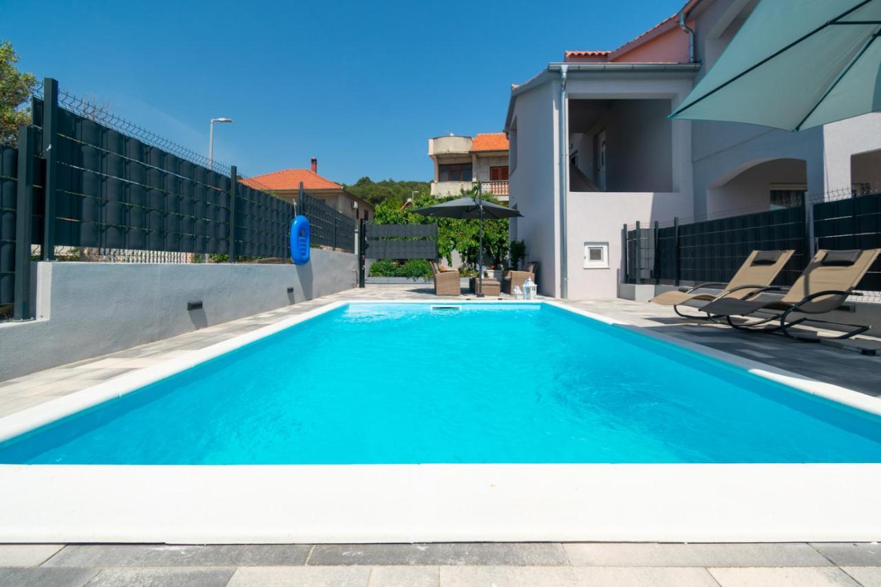 Modern Apartment With Private Pool Bibinje Kültér fotó