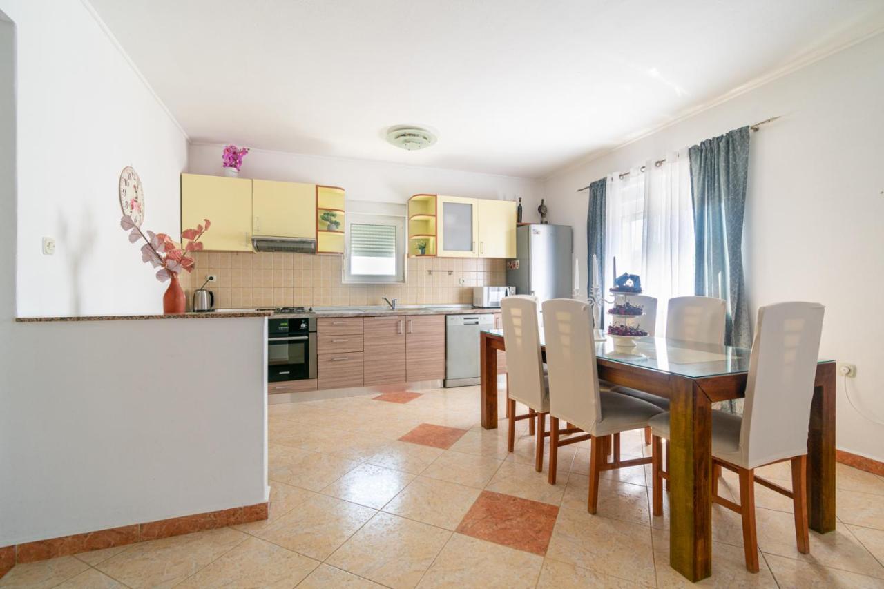 Modern Apartment With Private Pool Bibinje Kültér fotó