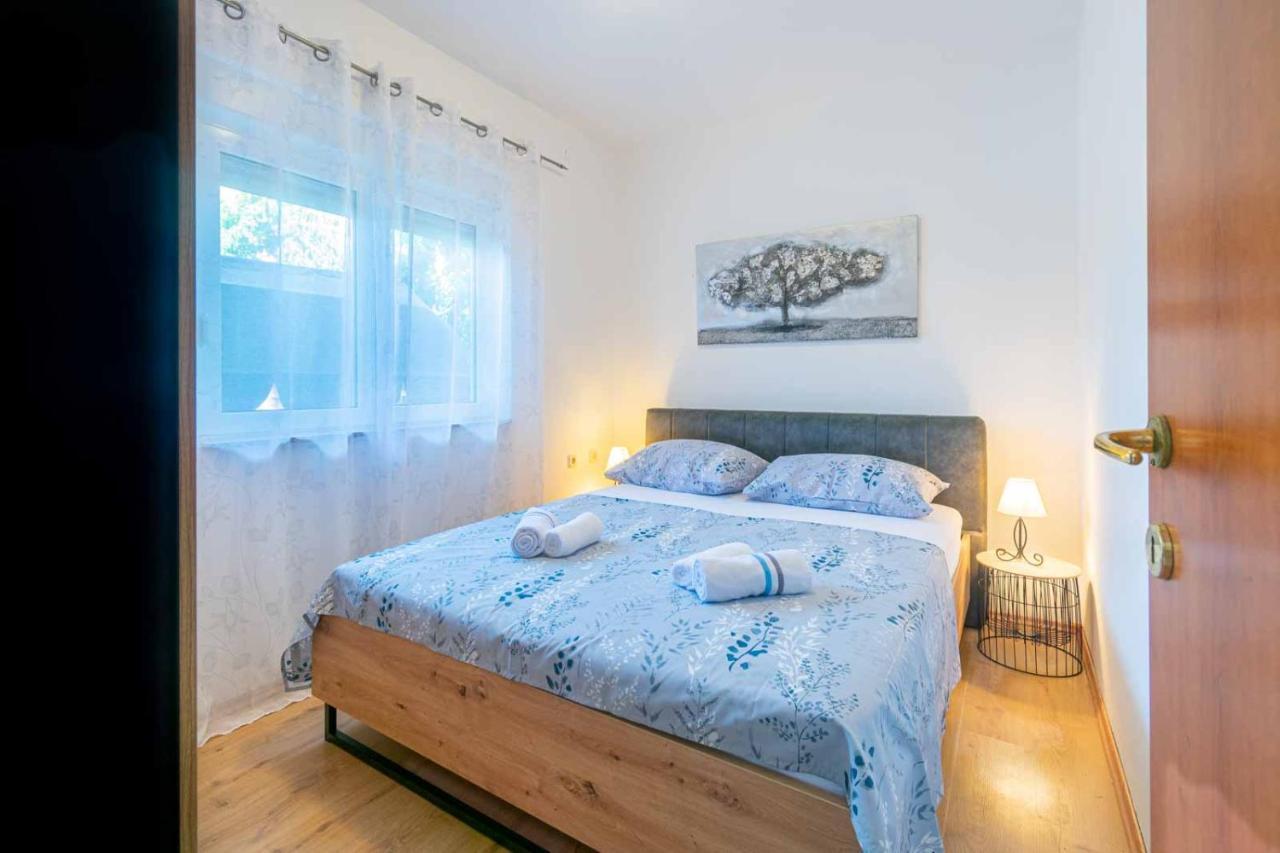 Modern Apartment With Private Pool Bibinje Kültér fotó