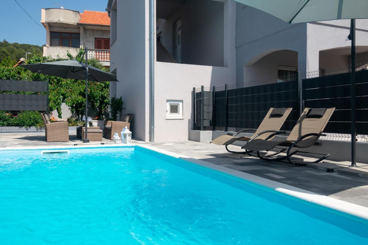 Modern Apartment With Private Pool Bibinje Kültér fotó
